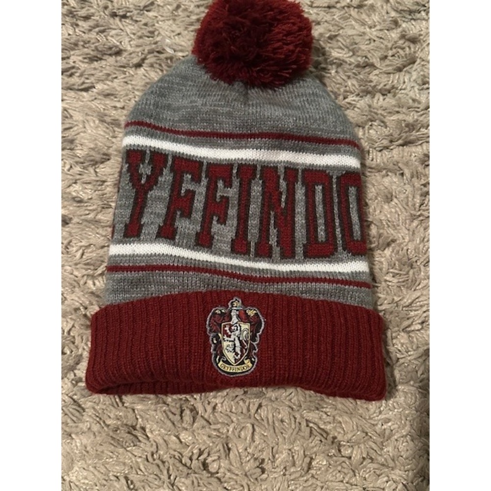 Harry Potter Gryffindor Knit Beanie Hat Red Gray‎ Pom Pom Winter